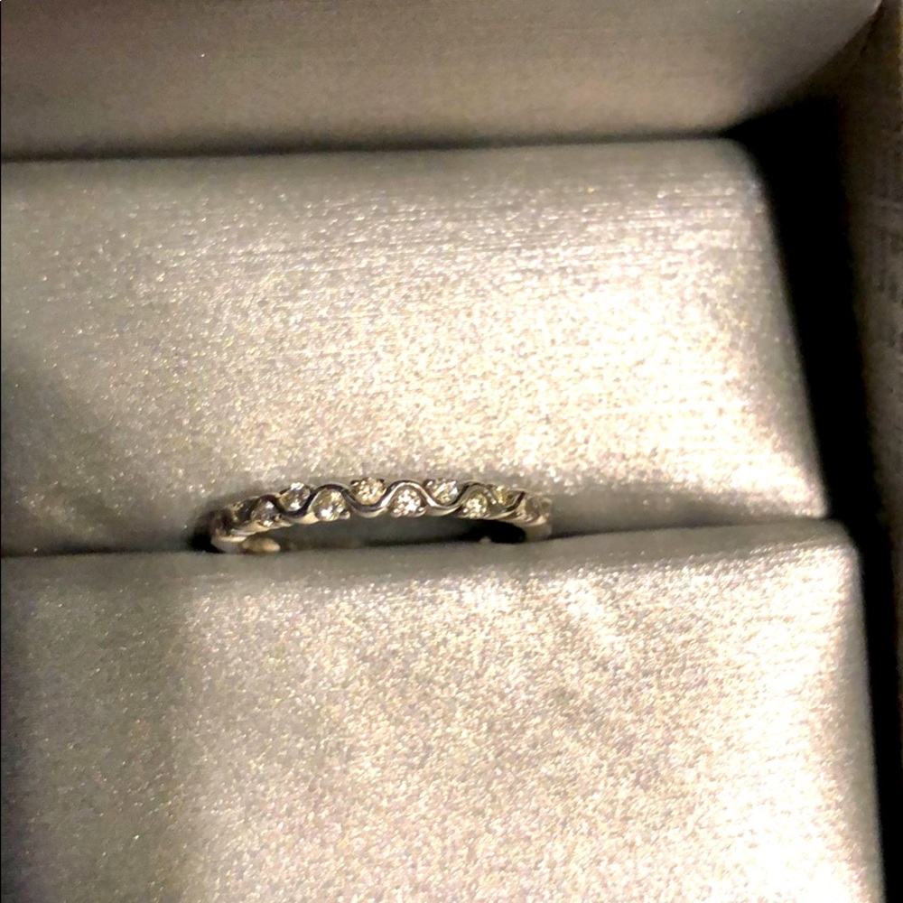White gold diamond wedding band